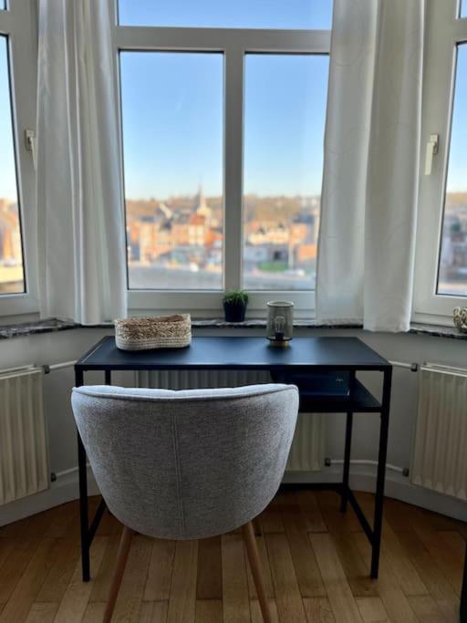 Bellevue - Grand Appartement Pour 5 Sur Les Quais De La Meuse Liège Zewnętrze zdjęcie