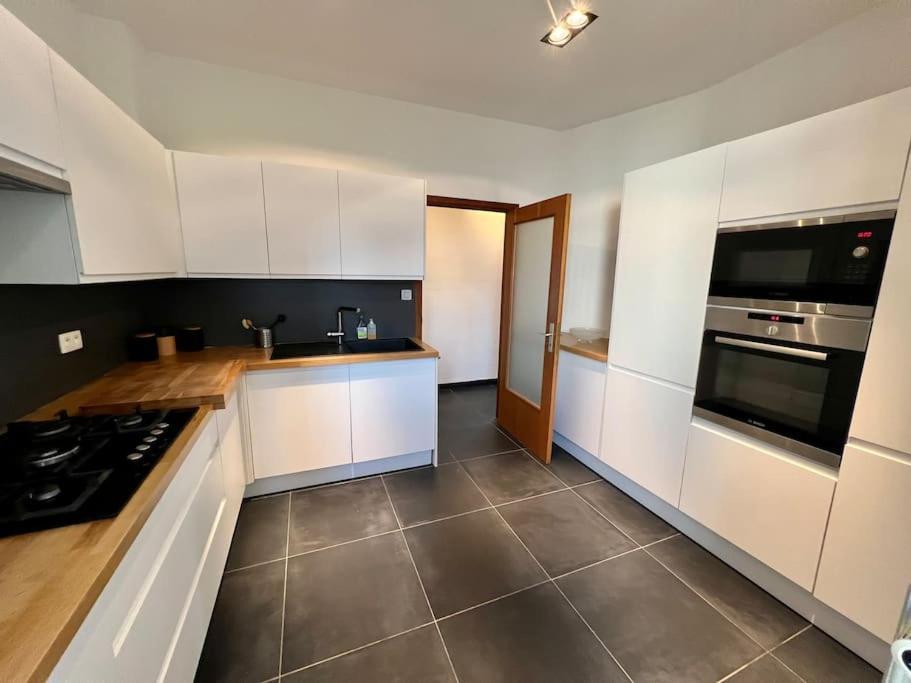 Bellevue - Grand Appartement Pour 5 Sur Les Quais De La Meuse Liège Zewnętrze zdjęcie