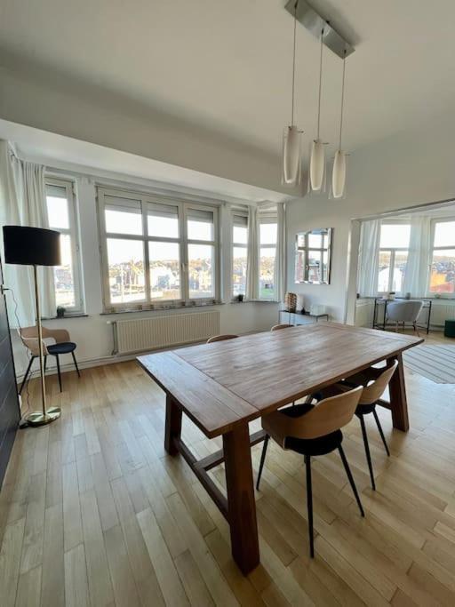Bellevue - Grand Appartement Pour 5 Sur Les Quais De La Meuse Liège Zewnętrze zdjęcie