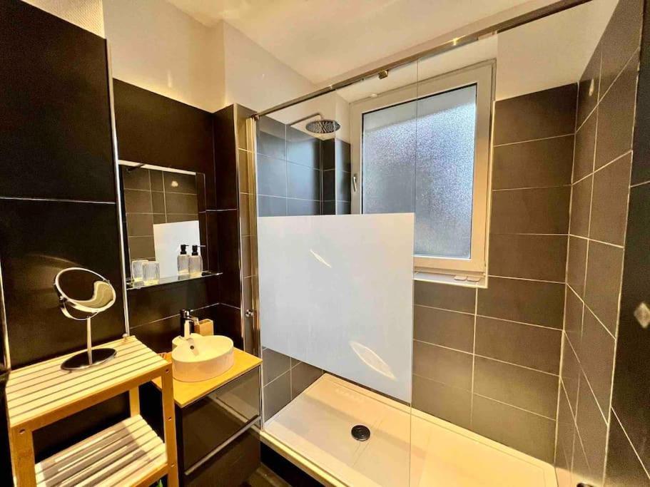 Bellevue - Grand Appartement Pour 5 Sur Les Quais De La Meuse Liège Zewnętrze zdjęcie